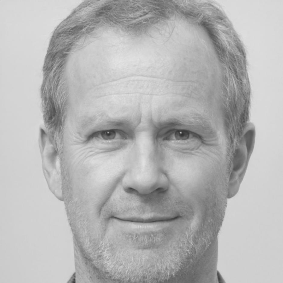 Satisfied customer Thanapon who regularly uses our flower delivery service